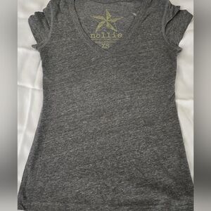 Nollie v neck tee